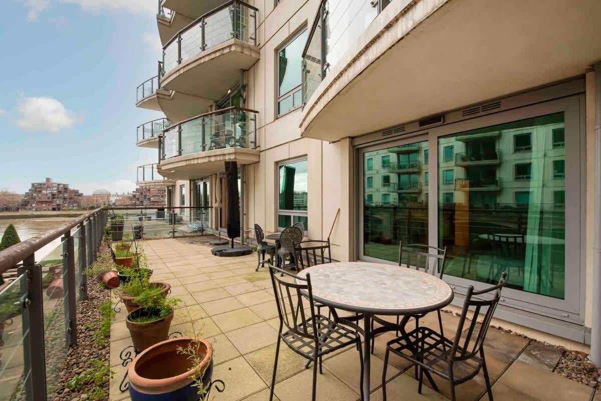 Terraced Riverview Apartment Londres Exterior foto